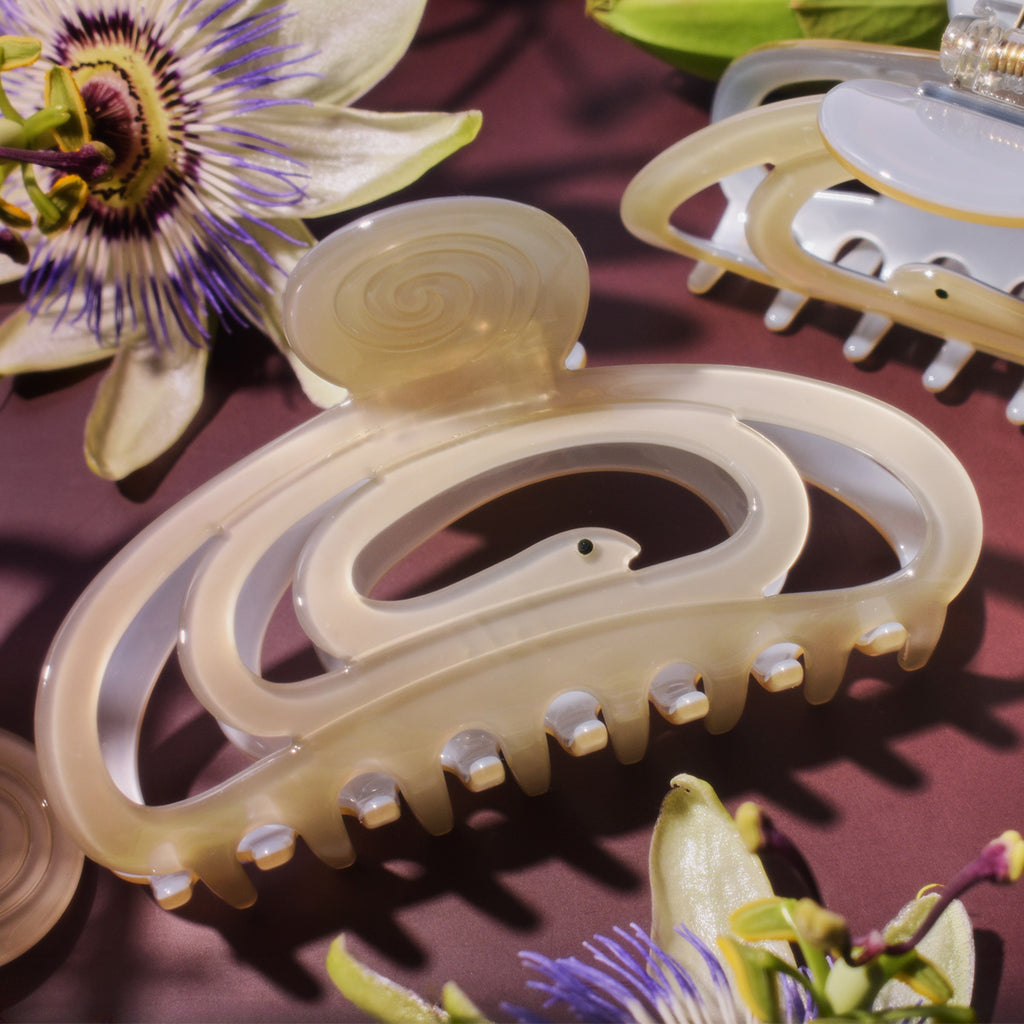Corra Claw | Winona Irene display picture 1