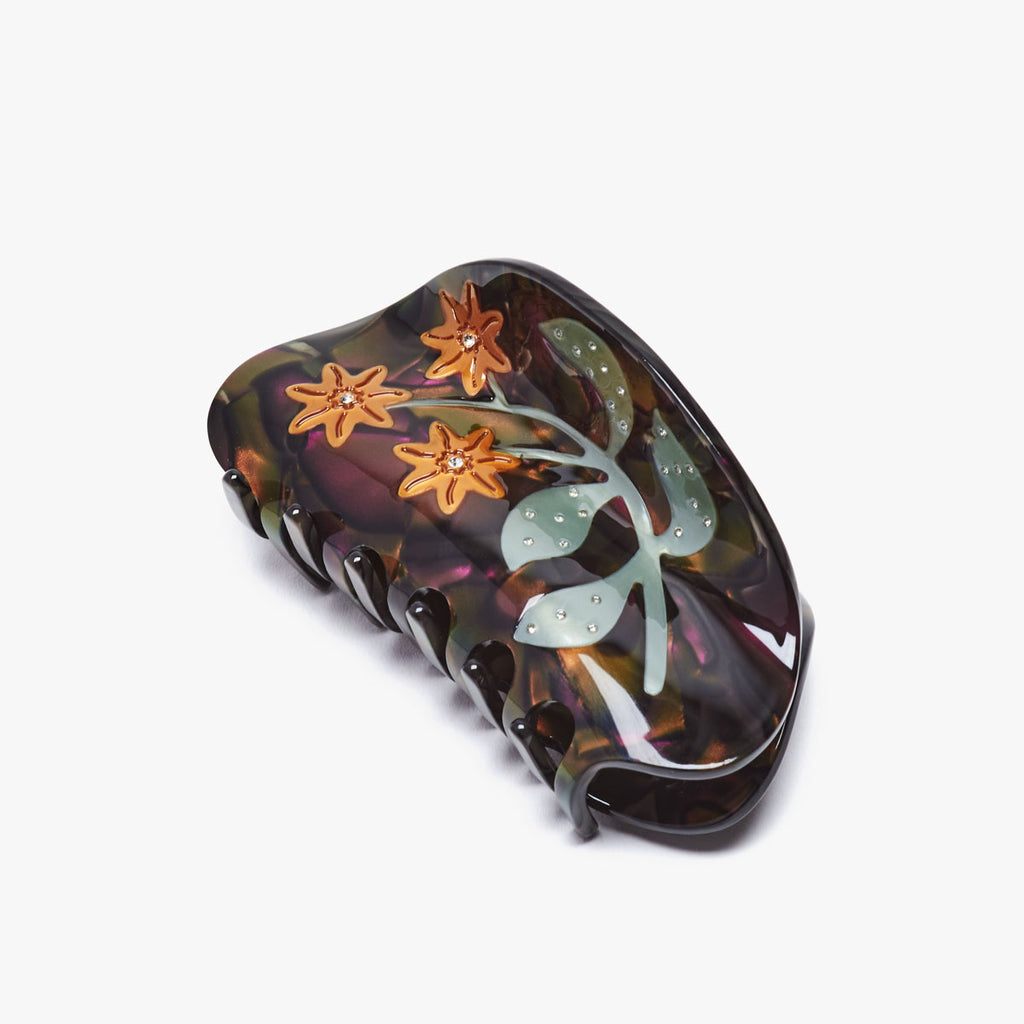 WinonaIrene_LadysMantle_Claw_2
